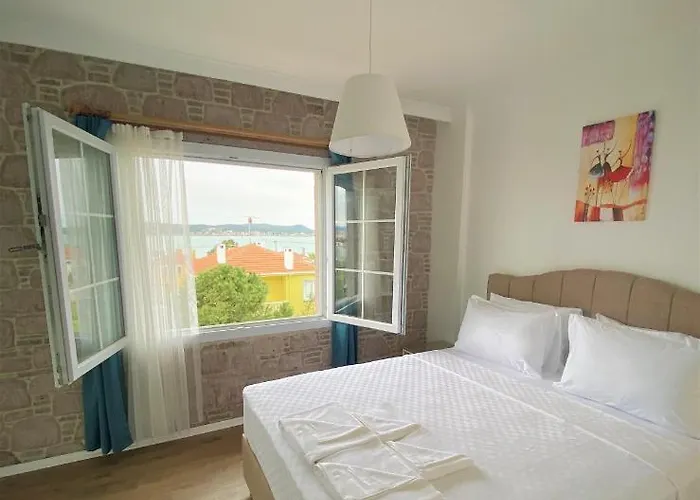 Cunda Kordon Ayvalı