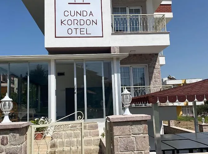 Cunda Kordon Ayvalı